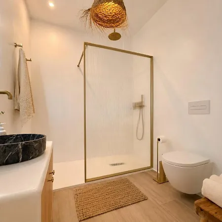 Coqueto Mediterraneo Steps From The Sea Apartament *